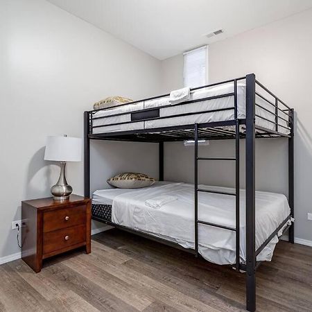 שיקגו Suite 1 On Southport 4 Queen Beds מראה חיצוני תמונה