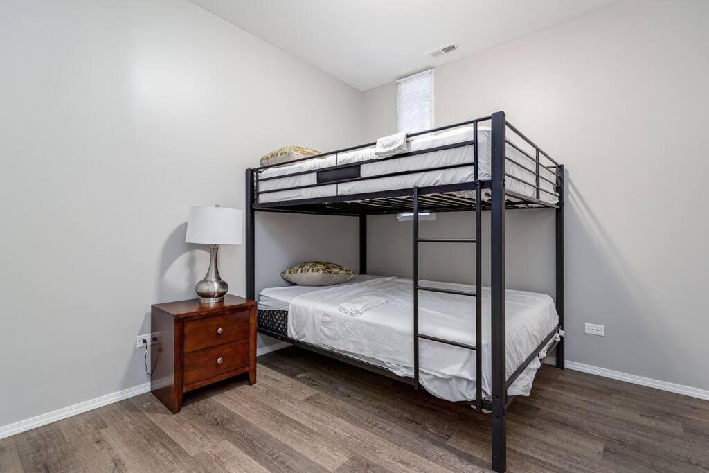 שיקגו Suite 1 On Southport 4 Queen Beds מראה חיצוני תמונה